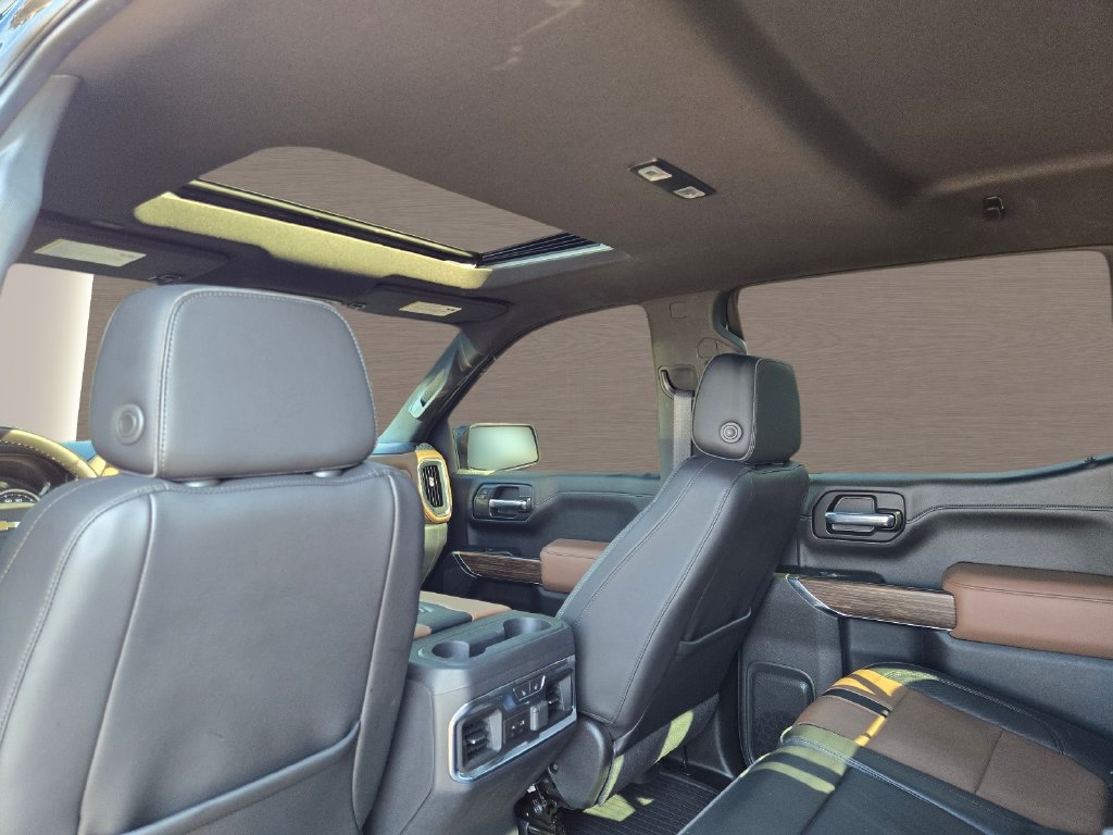 Used 2021 Chevrolet Silverado 1500 High Country w/ Technology Package AWD/4WD image 13