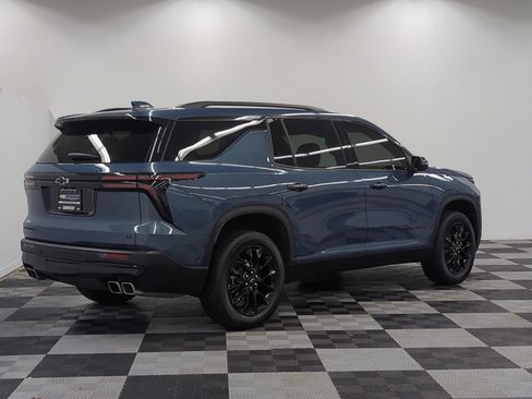 Used 2024 Chevrolet Traverse LT w/ Enhanced Driving Package FWD image 8