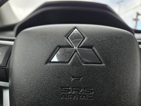 Used 2022 Mitsubishi Outlander SE image 24