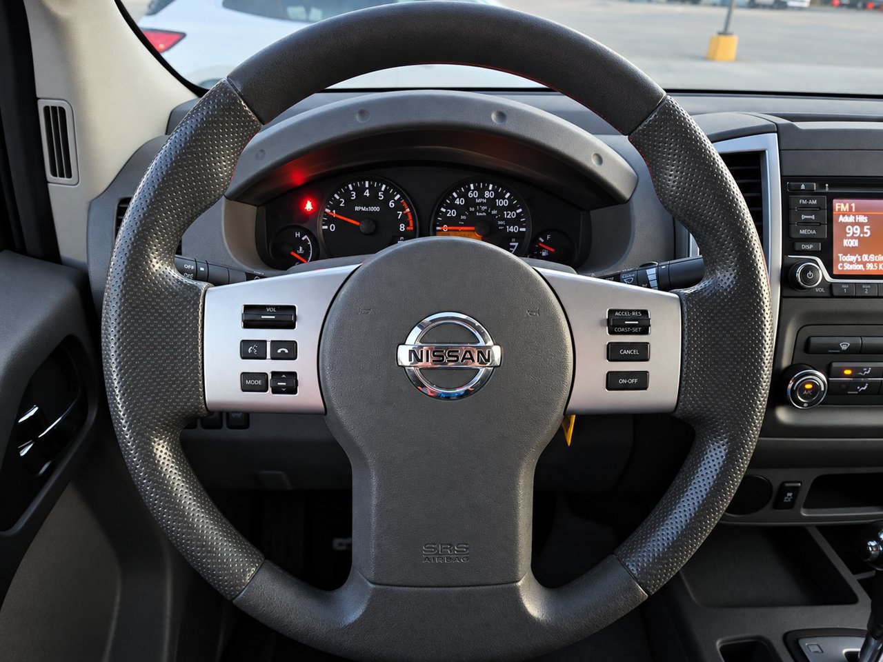 Used 2015 Nissan Frontier SV RWD image 18