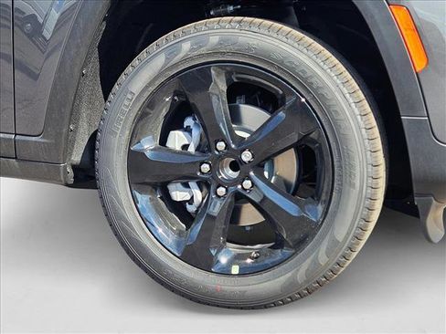 New 2025 Jeep Grand Cherokee Limited w/ Black Appearance Package RWD image 10