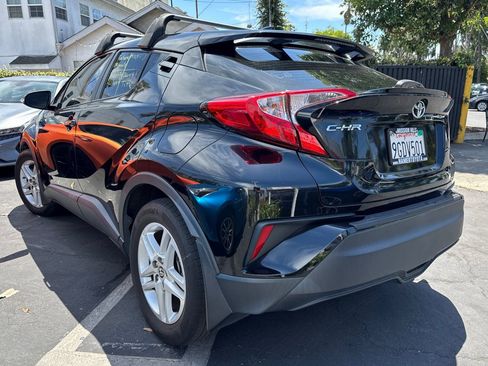 Used 2021 Toyota C-HR LE image 6