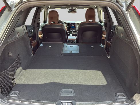 Used 2024 Volvo XC60 B5 Ultimate AWD/4WD image 9