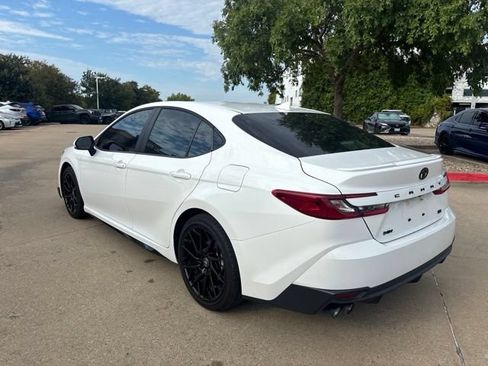Used 2026 Toyota Camry SE FWD image 7