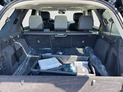 Certified 2024 Land Rover Discovery S AWD/4WD image 19