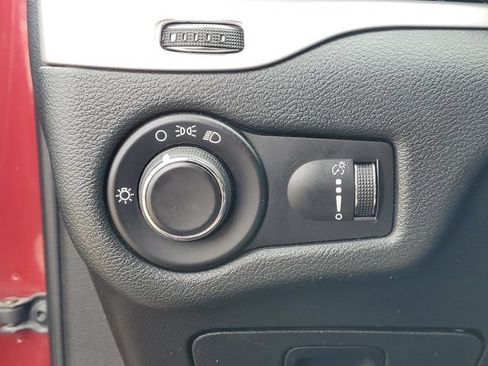 Used 2015 Jeep Cherokee Sport w/ Sport Appearance Group AWD/4WD image 16