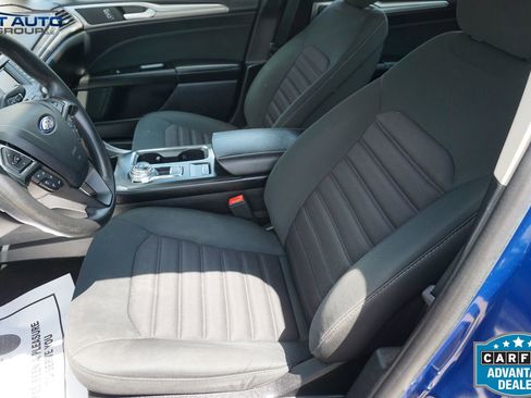 Used 2017 Ford Fusion SE FWD image 25