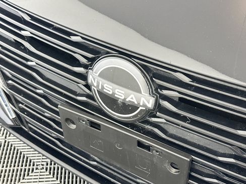 Used 2024 Nissan Altima 2.5 SV image 15