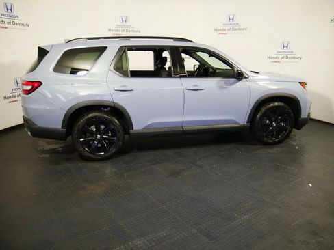 New 2025 Honda Pilot Black Edition image 3