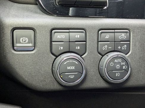 Certified 2025 Chevrolet Silverado 1500 High Country w/ High Country Premium Package AWD/4WD image 43