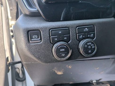 Used 2024 Chevrolet Silverado 2500 LT w/ Convenience Package image 27