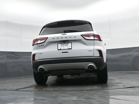 Used 2020 Ford Escape SE image 39