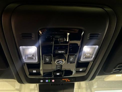 New 2026 Chevrolet Tahoe High Country AWD/4WD image 18