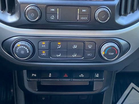 Used 2022 Chevrolet Colorado LT w/ Fleet Safety Package RWD image 18