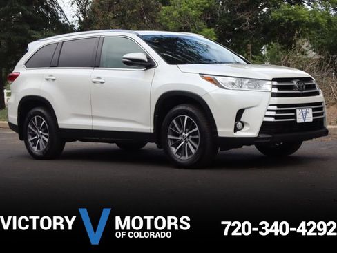 Used 2019 Toyota Highlander XLE AWD/4WD image 1