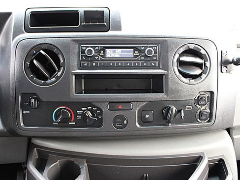 Used 2024 Ford E-350 and Econoline 350 Super Duty w/ Power Windows & Locks Group image 27