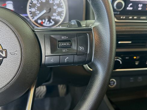 Used 2022 Nissan Rogue S image 15