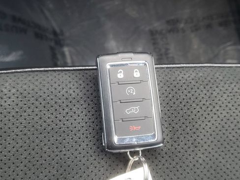 Used 2025 Jeep Grand Cherokee Altitude AWD/4WD image 32