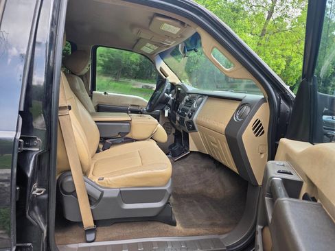 Used 2013 Ford F250 XLT w/ Chrome Pkg AWD/4WD image 22