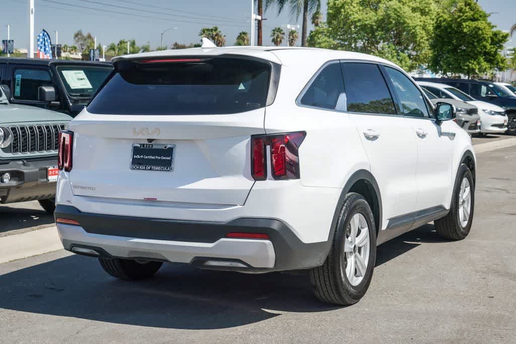 Used 2026 Kia Sorento LX FWD image 4