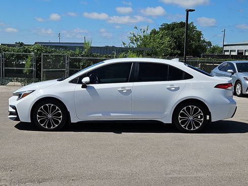 Certified 2025 Toyota Corolla SE FWD image 2