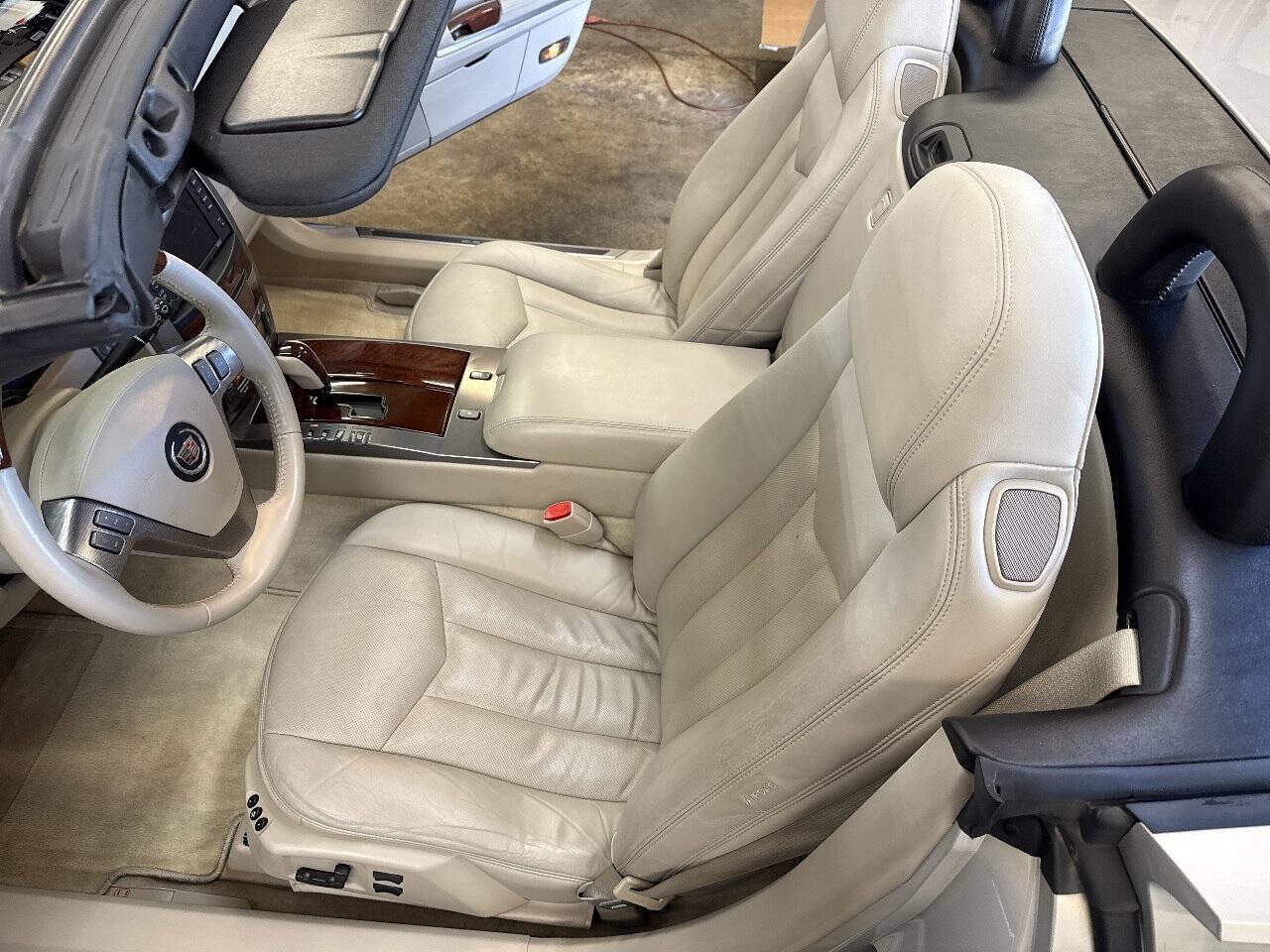 Used 2006 Cadillac XLR RWD image 51