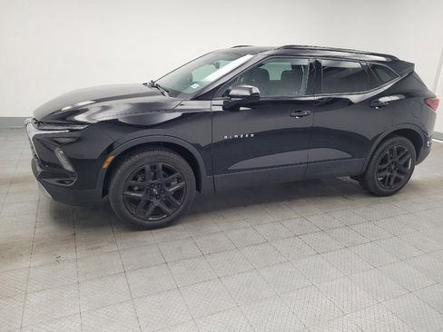 Used 2024 Chevrolet Blazer LT w/ Convenience Package FWD image 2