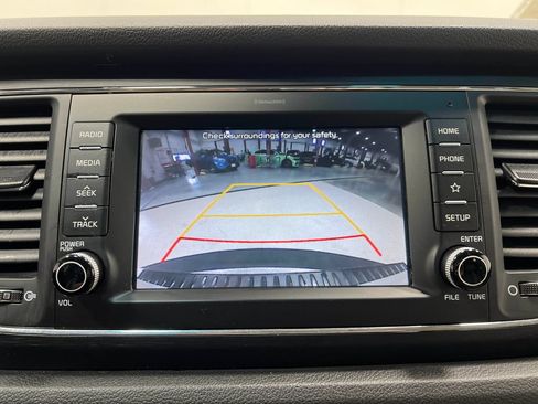 Used 2020 Kia Sedona EX FWD image 11