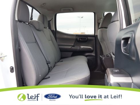 Used 2016 Toyota Tacoma SR5 w/ SR5 Appearance Package (SN) image 32