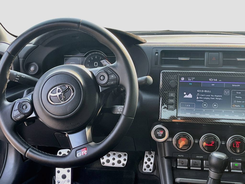 Used 2022 Toyota GR86 Premium w/ ALL Weather Mat Package (TMS) RWD image 21