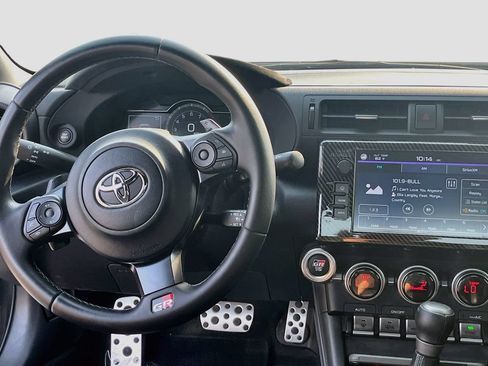 Used 2022 Toyota GR86 Premium w/ ALL Weather Mat Package (TMS) RWD image 21