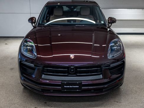 Certified 2024 Porsche Macan AWD/4WD image 12