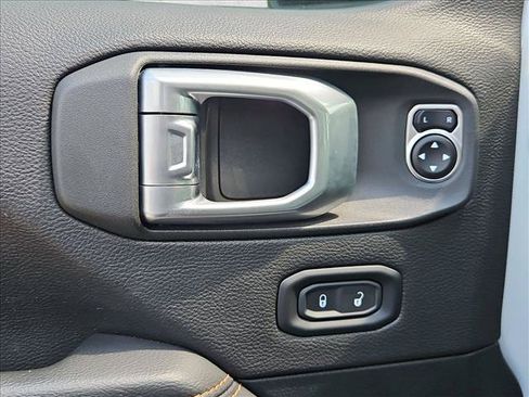Used 2021 Jeep Gladiator Mojave AWD/4WD image 21