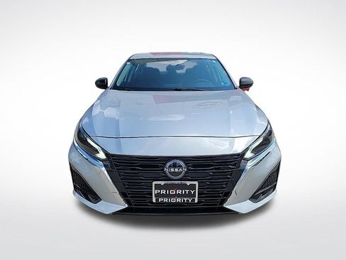 Used 2024 Nissan Altima 2.5 SV FWD image 7