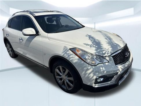Used 2017 INFINITI QX50 2WD w/ Premium Package image 2
