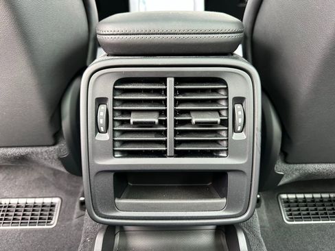 Used 2024 Porsche Taycan image 36