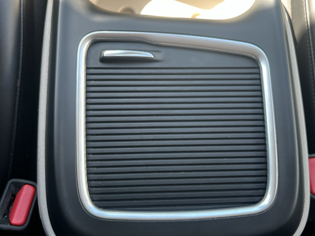 Used 2023 Chrysler Pacifica Touring-L FWD image 35