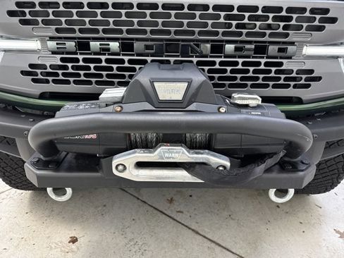 Used 2024 Ford Bronco Everglades image 33