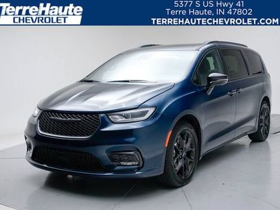 Used 2025 Chrysler Pacifica Limited