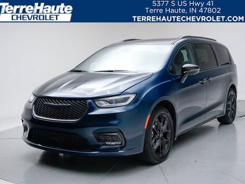 Used 2025 Chrysler Pacifica Limited FWD image 1