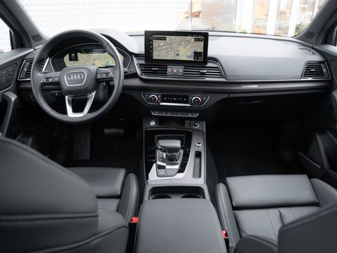 Certified 2025 Audi Q5 2.0T Premium Plus w/ Premium Plus Package image 8