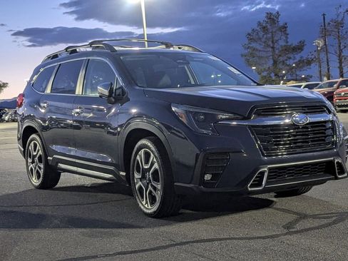 Used 2023 Subaru Ascent Touring AWD/4WD image 3