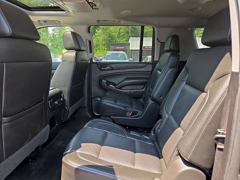 Used 2018 GMC Yukon XL SLT w/ Open Road Package AWD/4WD image 11