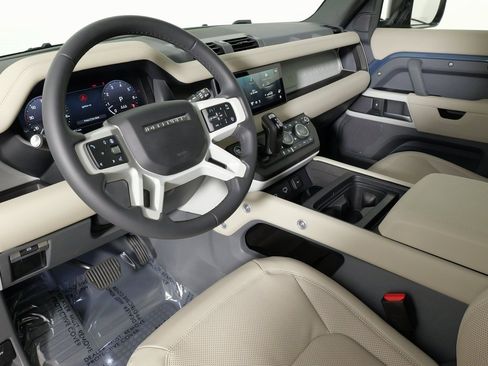 Used 2024 Land Rover Defender 110 S image 42