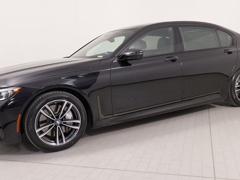 Used 2022 BMW 750i xDrive 750i xDrive w/ Executive Package image 1
