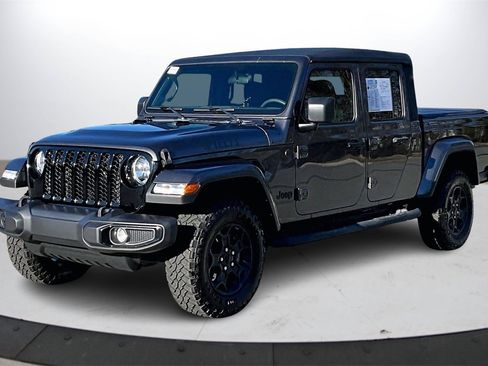 Certified 2023 Jeep Gladiator Willys image 4