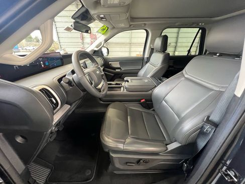 Used 2025 Ford Expedition Max Active image 10