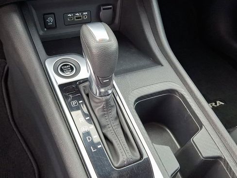 Used 2024 Nissan Sentra SV image 11