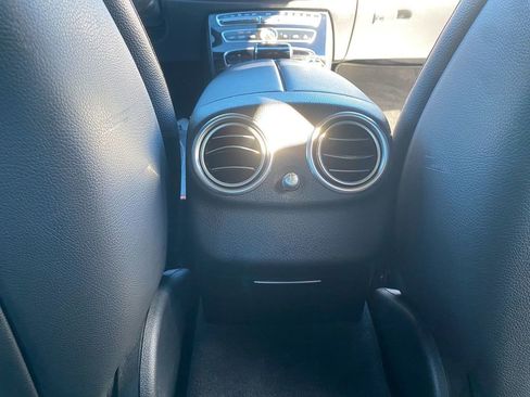 Used 2017 Mercedes-Benz E 300 4MATIC image 29
