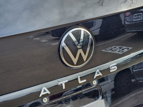 Used 2023 Volkswagen Atlas SEL R-Line image 34